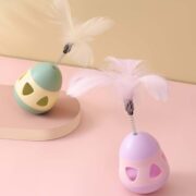 اسباب بازی تعادلی تخم مرغ پر دار و زنگوله دار برای گربه (5)